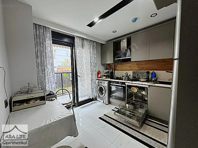 DENİZE YAKIN MERKEZİ KONUMDA EŞYALI AKILLI EV